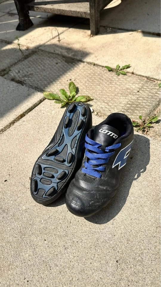 Lotto Kids Soccer Cleats – US Size 4 – Black/Blue - photo 4