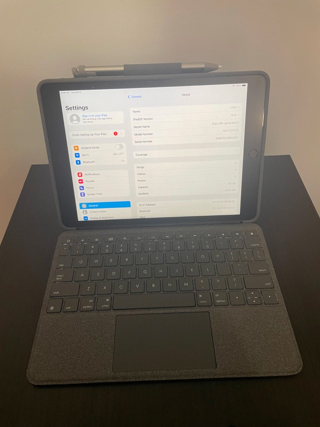 iPad (8th Generation) w/ Logitech iPad Keyboard Case - photo 2