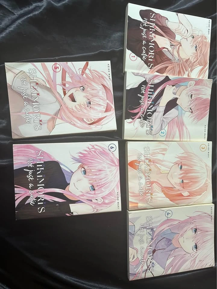 Shikimori's Not Just a Cutie - Manga