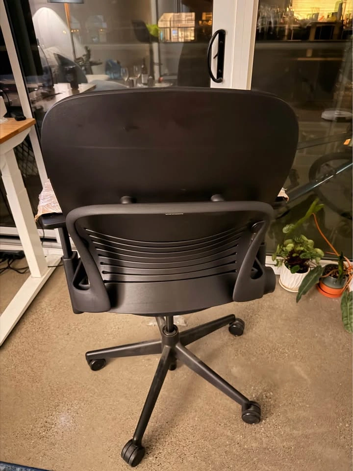 Steelcase Leap v2 - New - photo 2