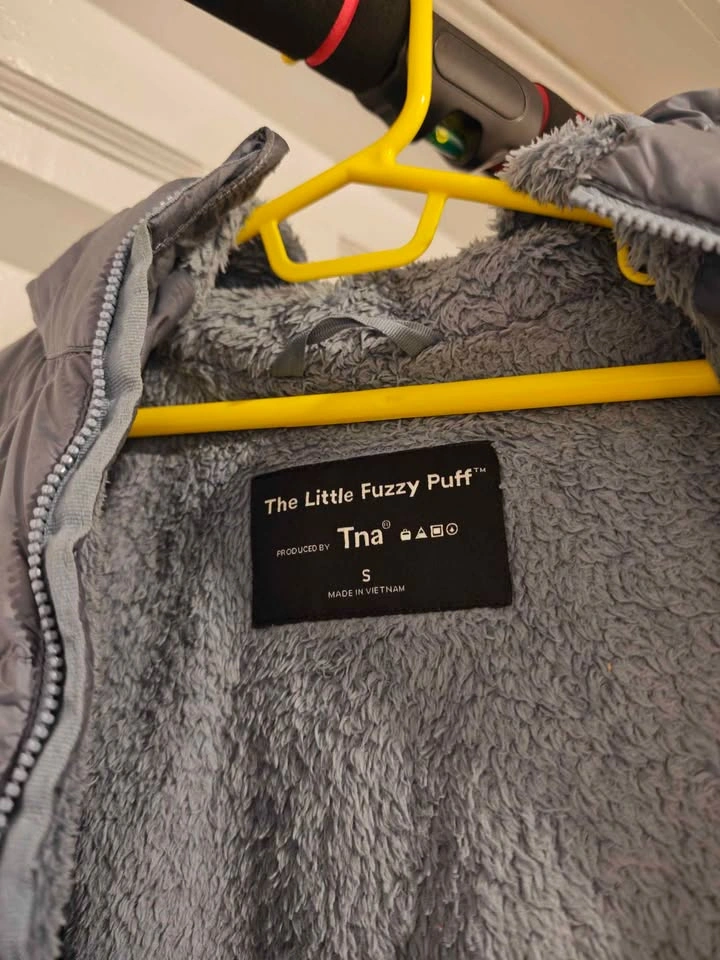 TNA little fuzzy puff jacket - photo 3