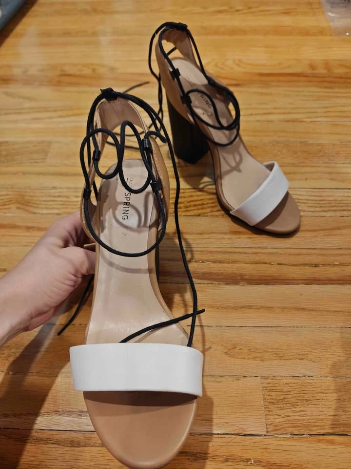 Black and white lace up block heels - photo 3