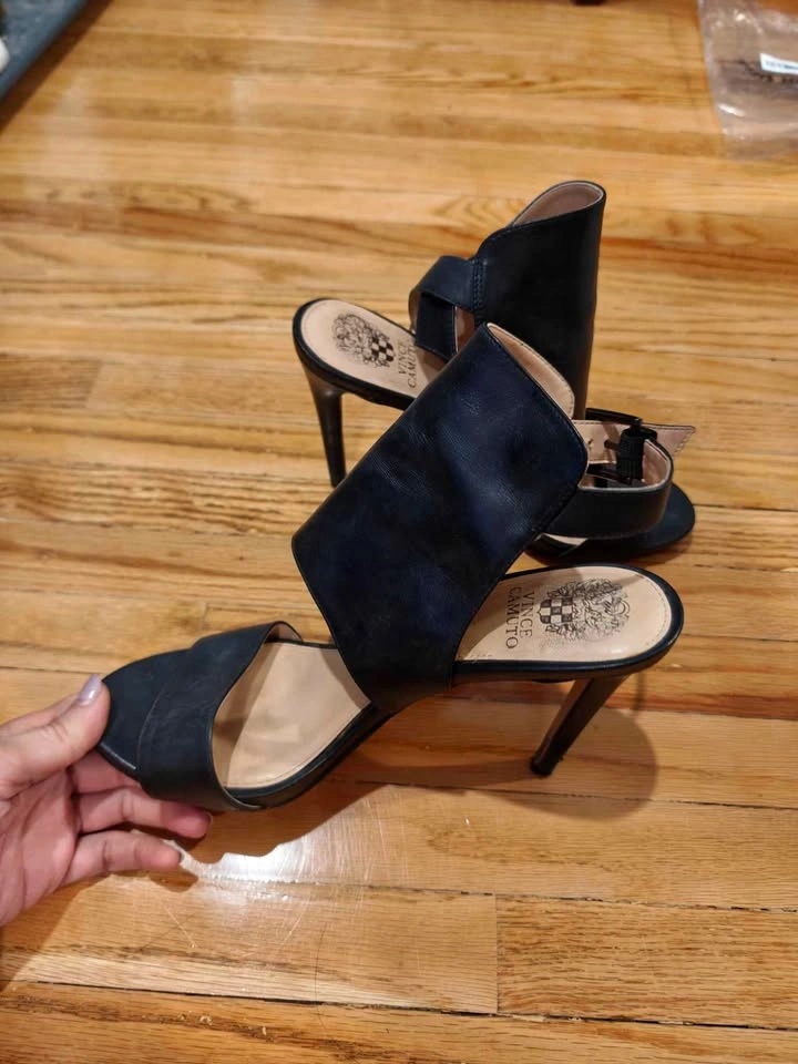Vince camuto black leather heels - photo 2