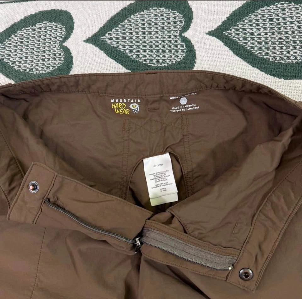 Mountain Hardware Hiking Shorts - photo 2