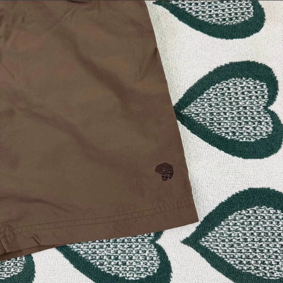 Mountain Hardware Hiking Shorts - photo 4
