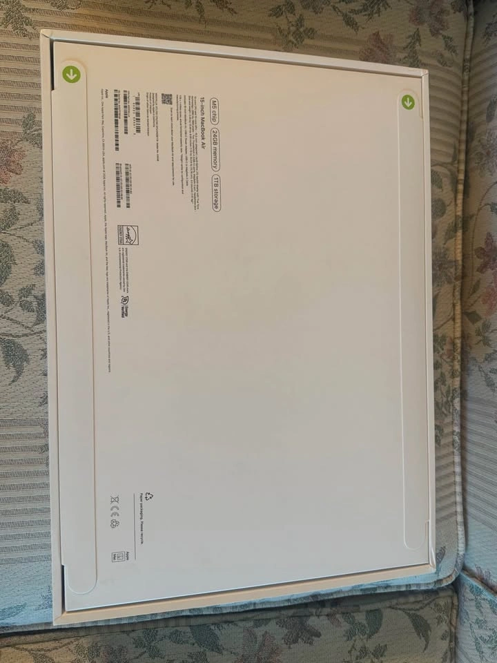 Macbook air sealed 15in 24GB 1TB - photo 2