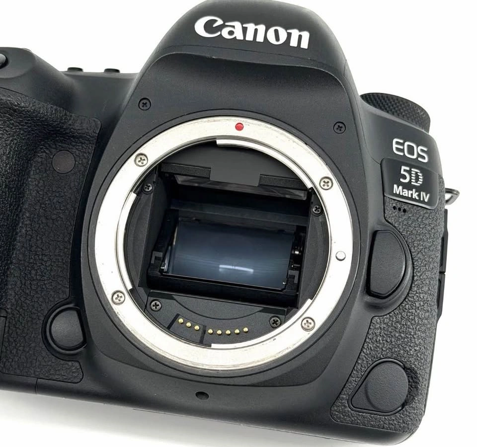 Canon EOS 5D Mark IV DSLR Camera Body + BG-E20 Battery Grip - photo 2