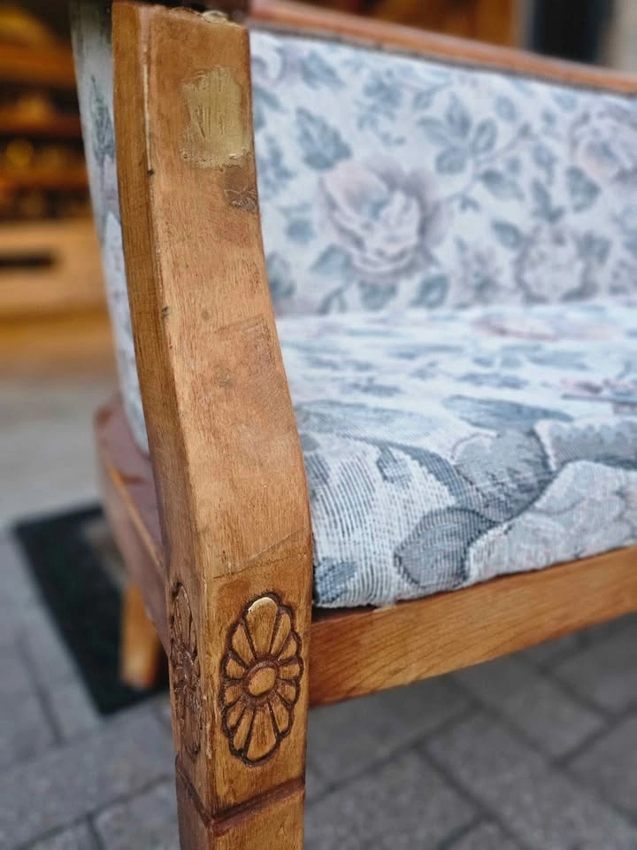 Vintage Floral Tapestry Settee - Carved Wood Loveseat - photo 5