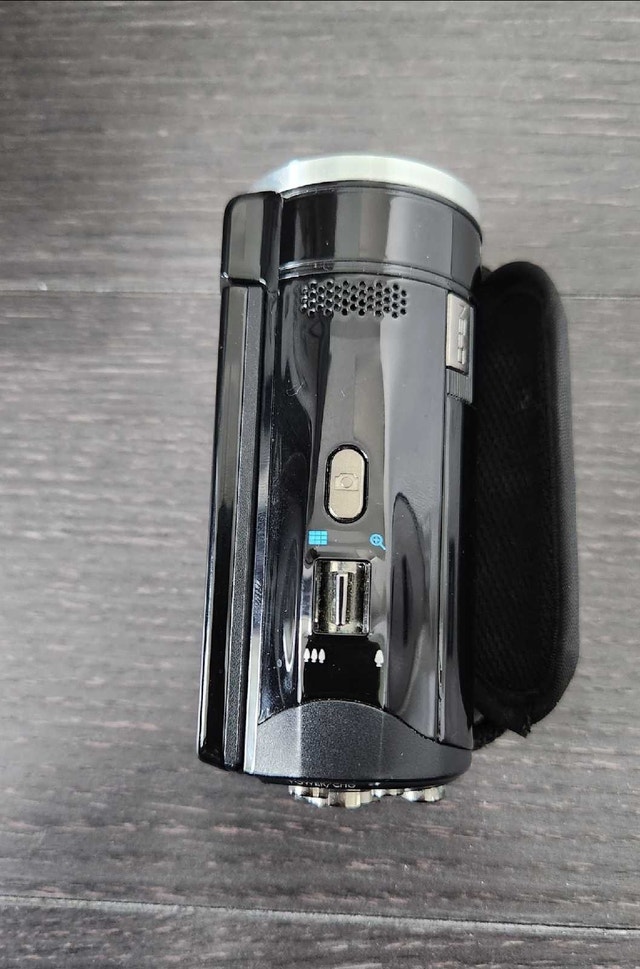 HP V5061u HD Camcorder (Tested) - photo 4