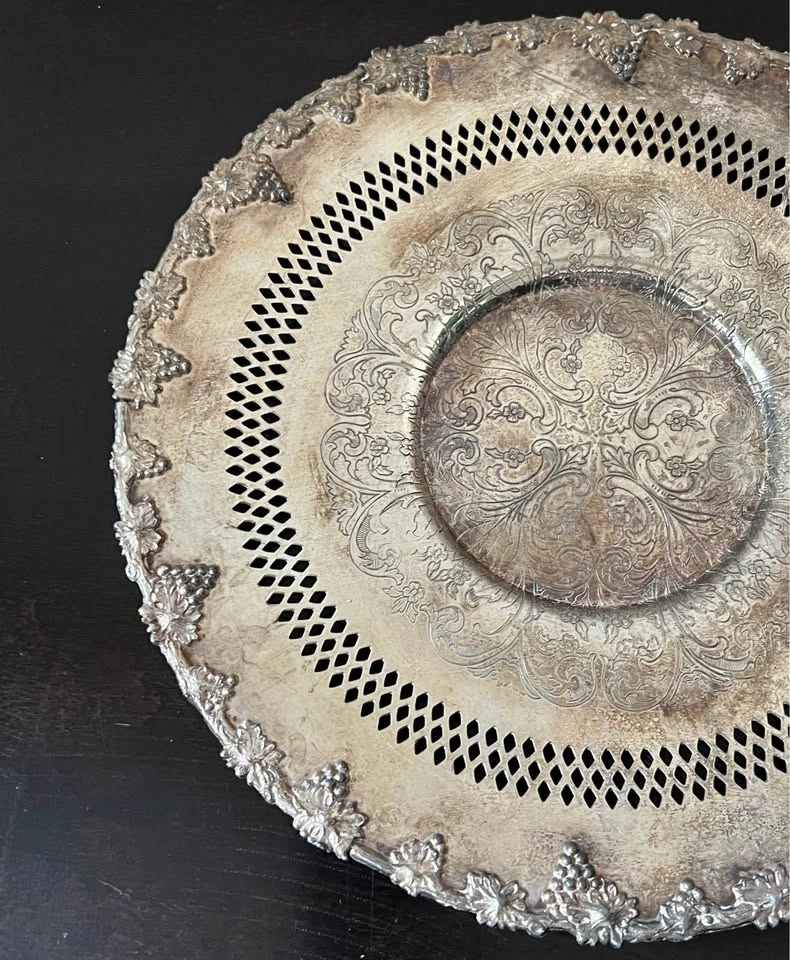 Wm. A. Rogers Old English Reproduction 10.5” Tray - photo 5