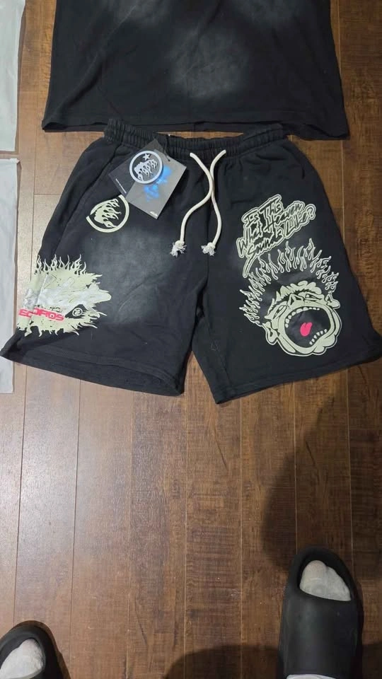 Hellstar T-shirt and Shorts Set - photo 4