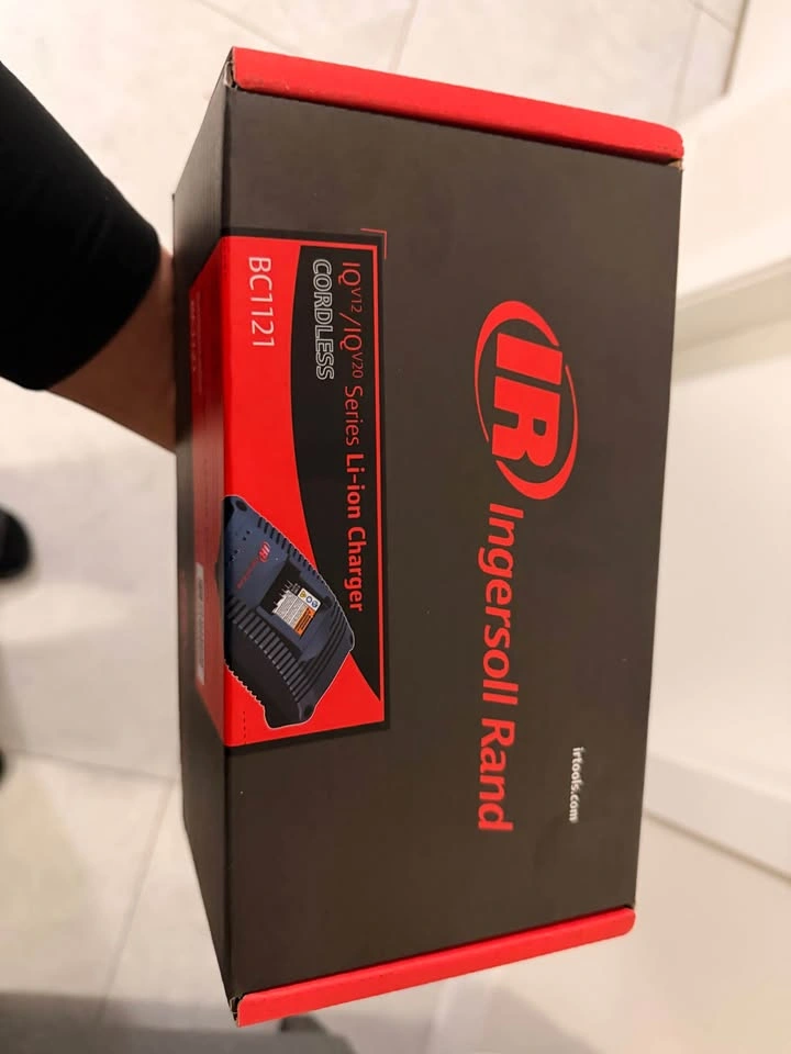 Brand New INGERSOLL RAND Charger – BC1121 - photo 2