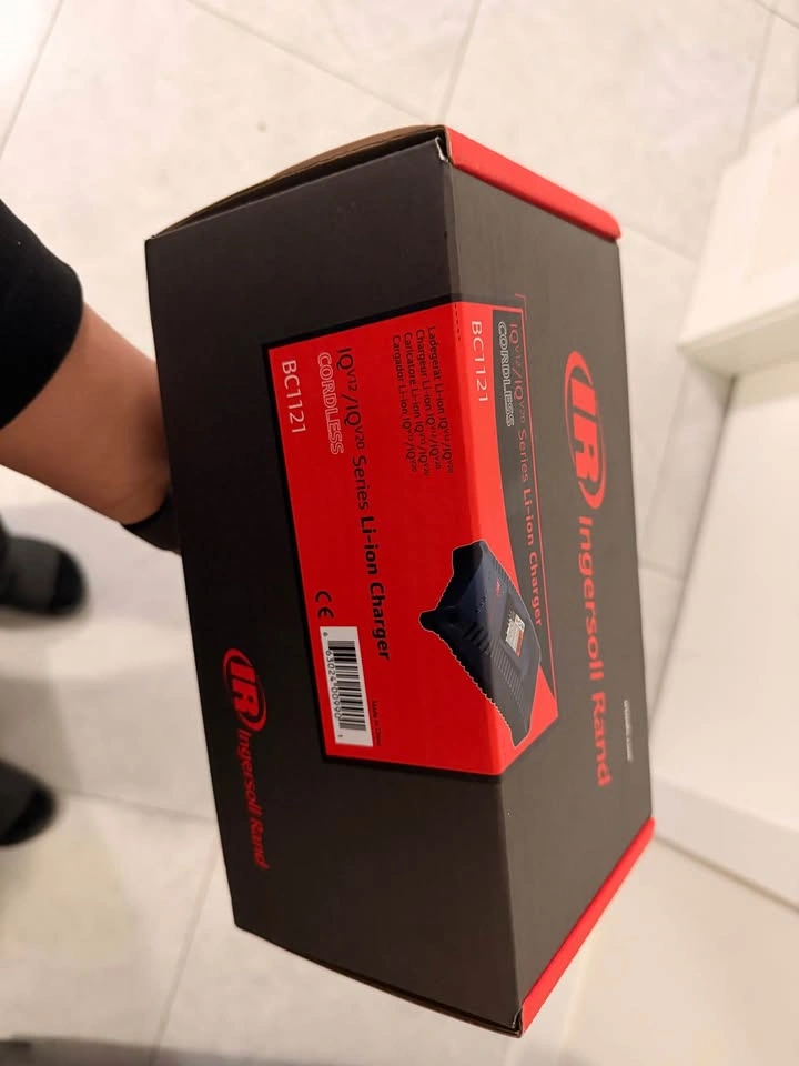 Brand New INGERSOLL RAND Charger – BC1121 - photo 3