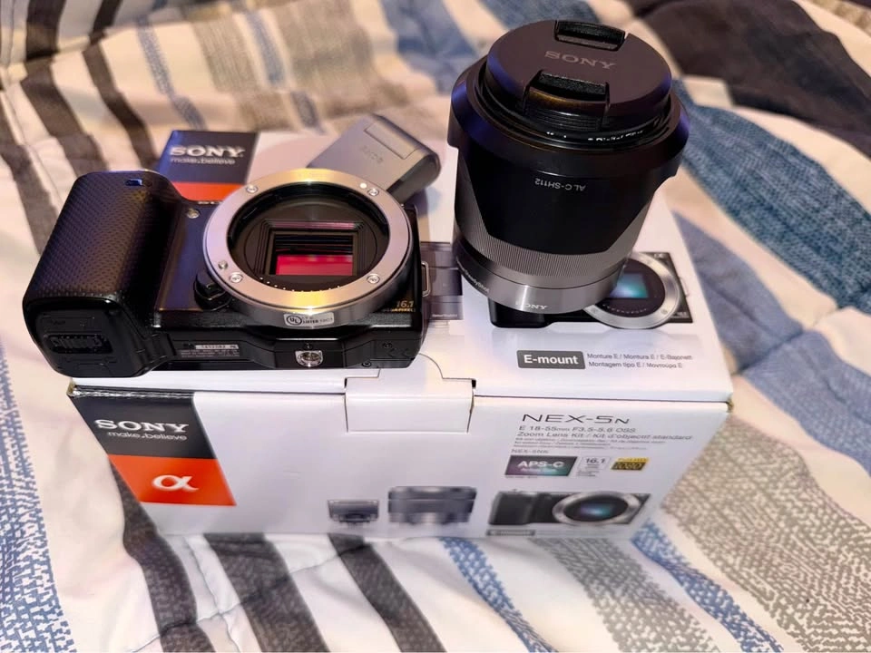 Sony NEX-5N Mirrorless Camera – Complete Original Box - photo 2