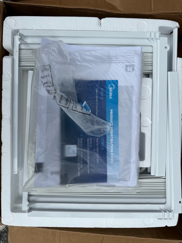 Midea 5,000 BTU Window Air Conditioner - photo 4