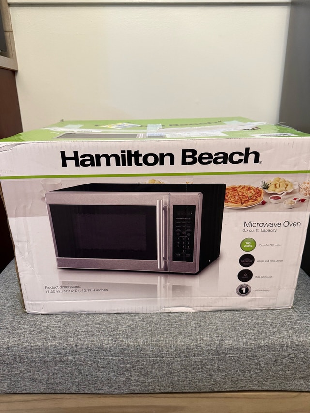 Hamilton Beach 0.7 cu.ft. Microwave