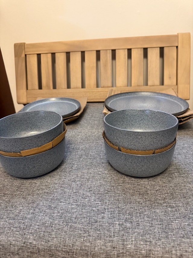 Hometrends 12-Piece Dinnerware Set - photo 3