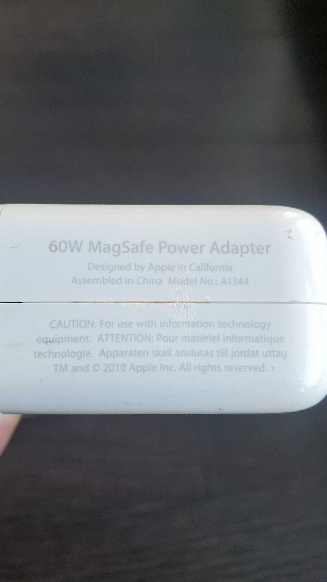Apple 60W MagSafe Power Adapter - photo 3