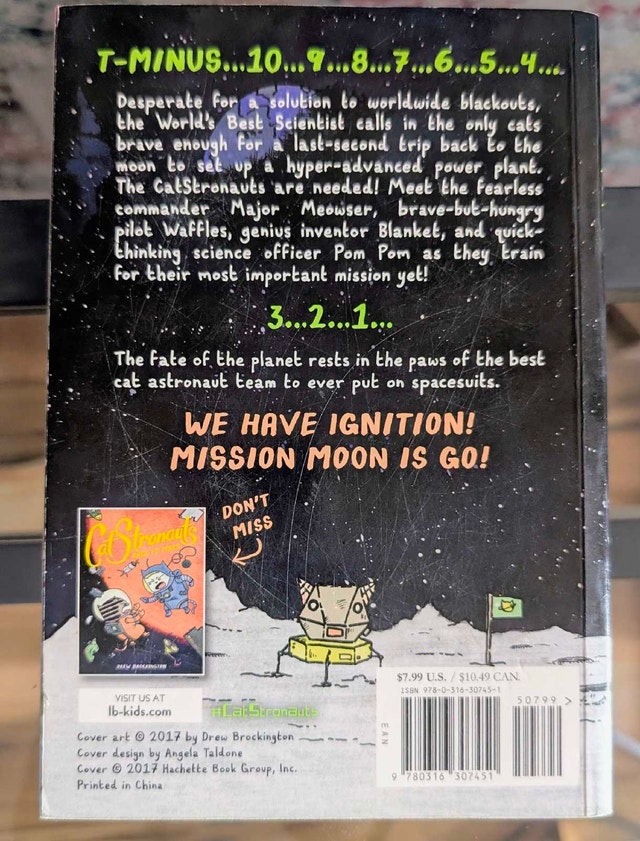 CatStronauts: Mission Moon -Book 1 - photo 2