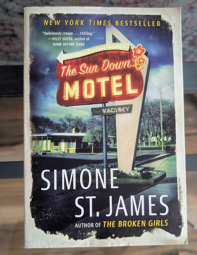 The Sun Down Motel - A novel by Simone St. James