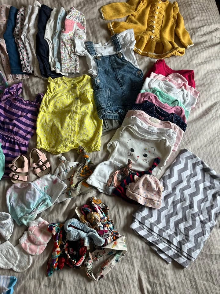 Huge 0-3 month baby girl bundle - photo 2