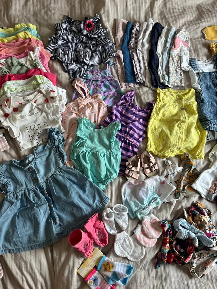Huge 0-3 month baby girl bundle - photo 3