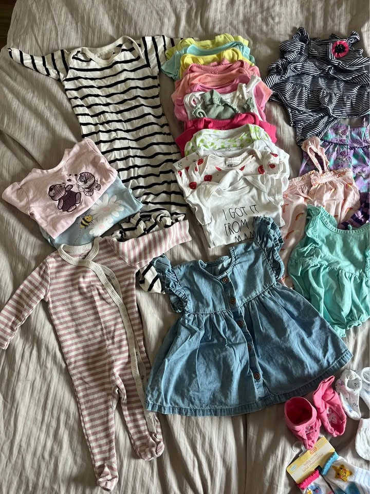 Huge 0-3 month baby girl bundle - photo 4