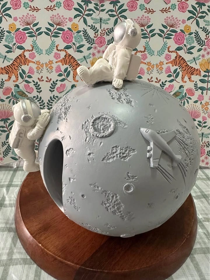 Astronaut Moon Figurine Decor Kleenex Dispenser Cover - photo 3