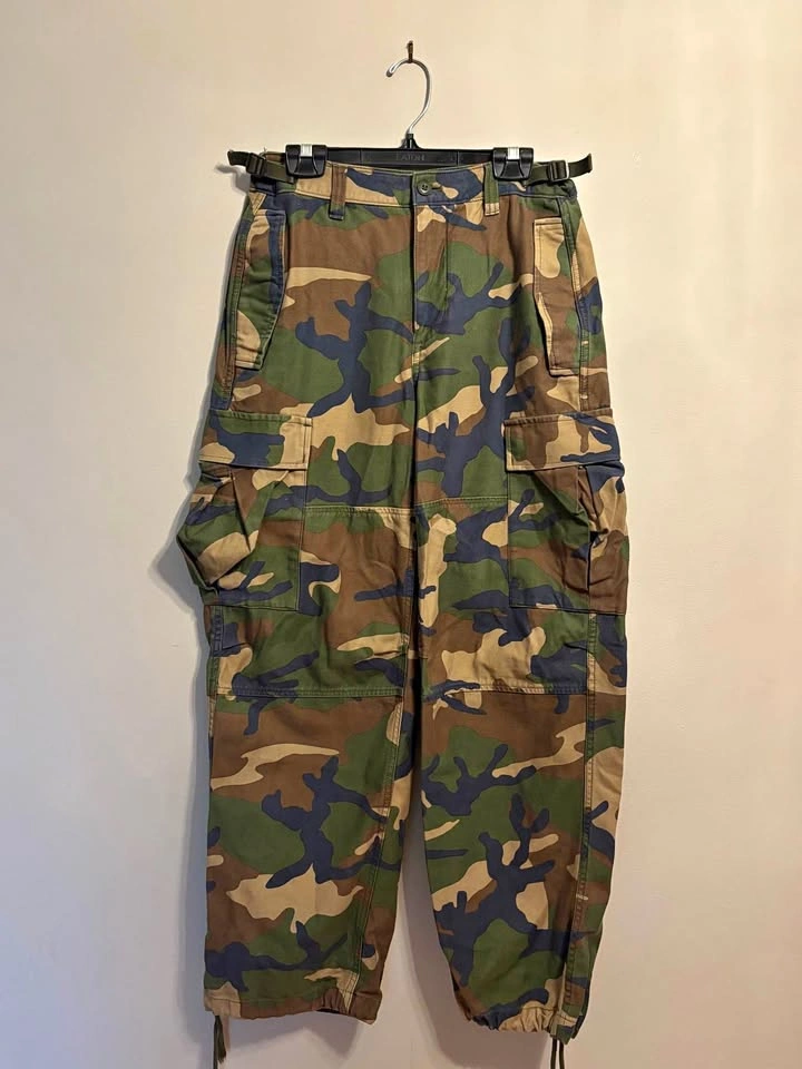 Aritzia TNA Camouflage Cargo Pants - Size 2