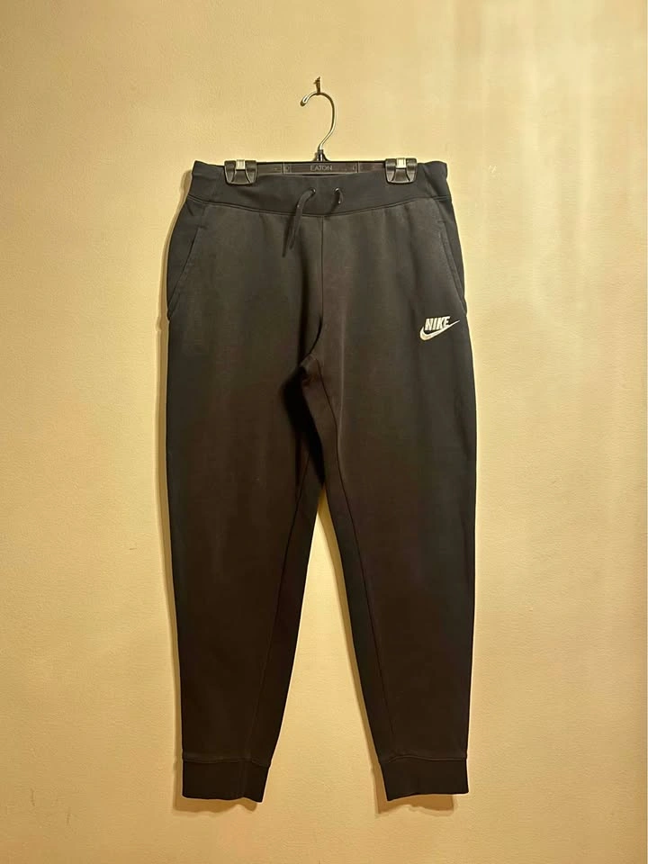 NIKE Black Standard Fit Sweatpants - Size Kids XL