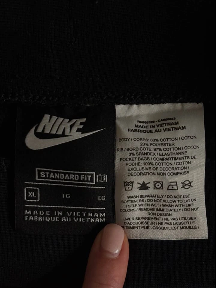 NIKE Black Standard Fit Sweatpants - Size Kids XL - photo 4