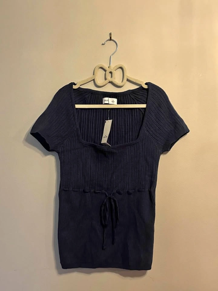 HOLLISTER Navy Blue Cute Top (WITH TAG) - Size S