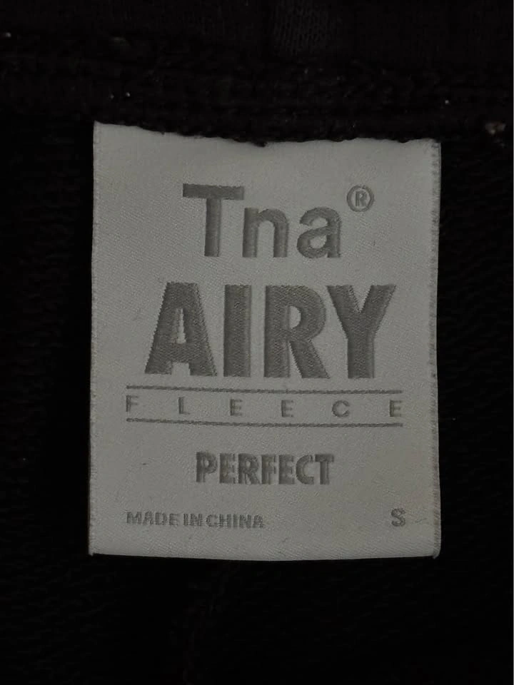 ARITZIA TNA Black AIRY Fleece Perfect Fit - Size S - photo 3