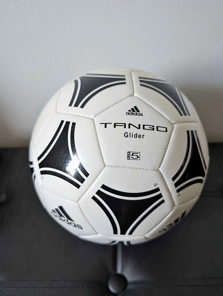 Adidas Tango Glider Size 5 Soccer Ball