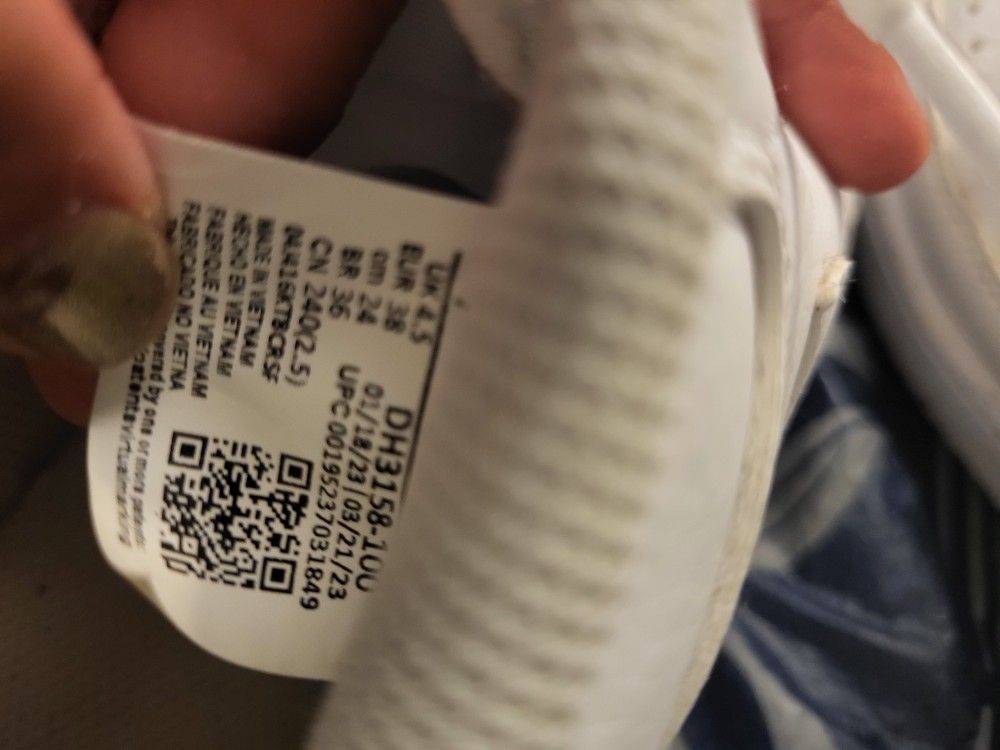 Nike Shoes - photo 4
