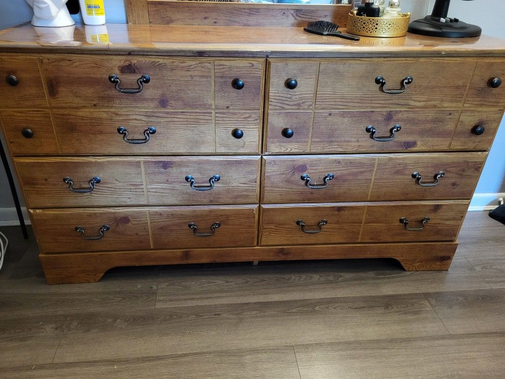 Queen Solid Wood Bedroom Set - photo 5