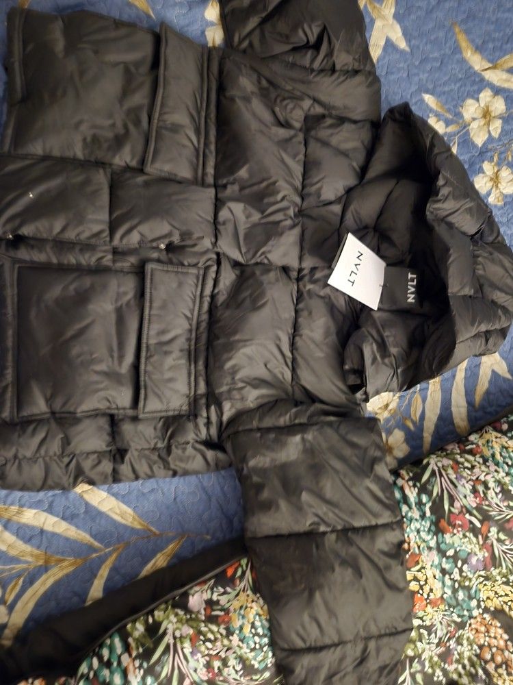 Brand New Macy's NVLT PUFFER JACKET LARGE SIZE - photo 2