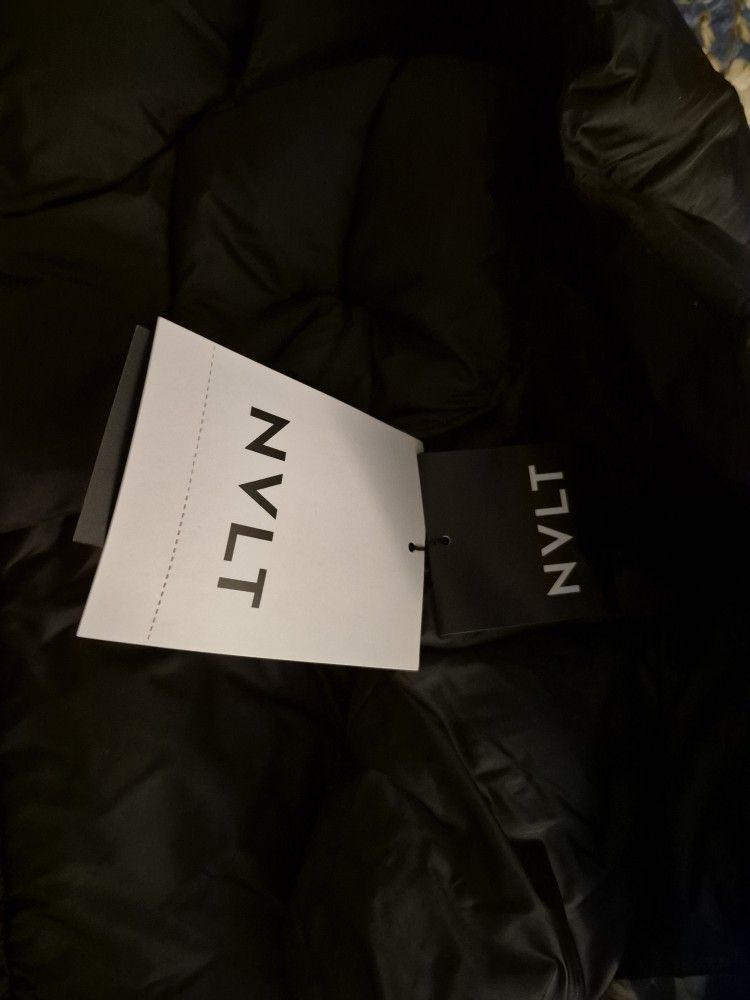 Brand New Macy's NVLT PUFFER JACKET LARGE SIZE - photo 4