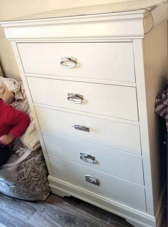 King Bedroom Set With FREE LAMPS image indicator(3)