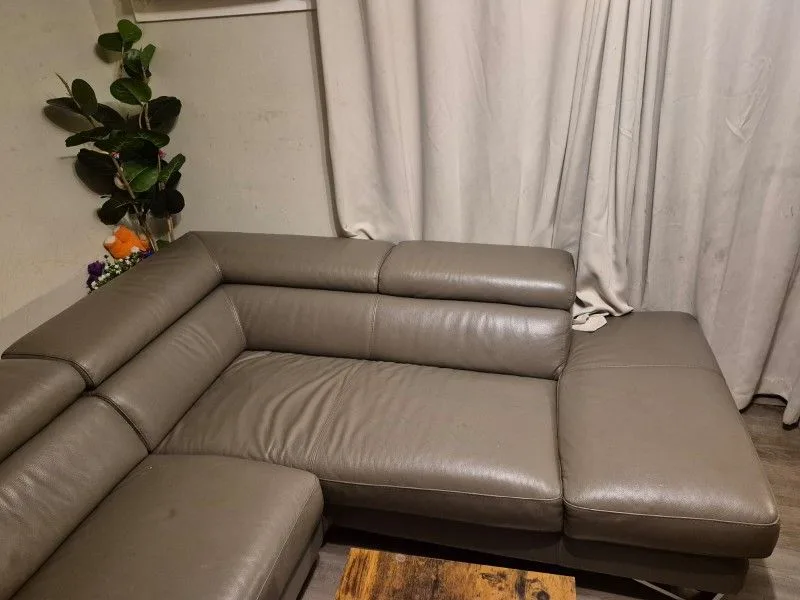 Original Leather L Shaped Sofa image indicator(5)