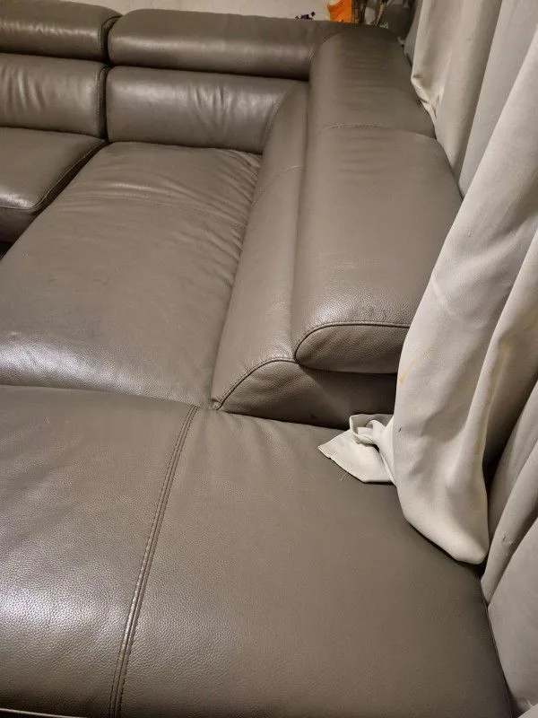 Original Leather L Shaped Sofa image indicator(6)