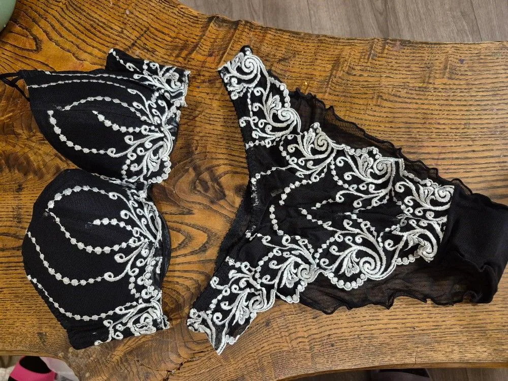 Avon Uk Brand 36B Panty & Bra Set Brand New thumbnail