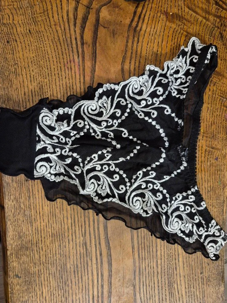 Avon Uk Brand 36B Panty & Bra Set Brand New image indicator(4)