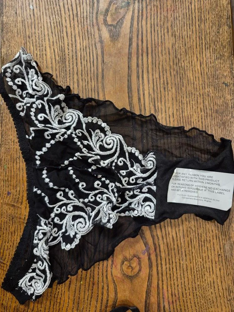 Avon Uk Brand 36B Panty & Bra Set Brand New image indicator(5)