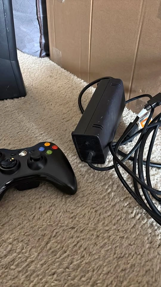 Xbox 360 Slim Bundle(All Cables and controllers with 5 games)