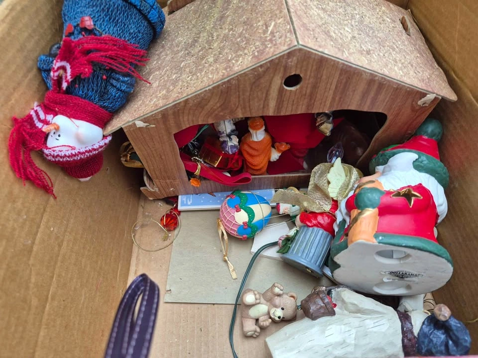 Vintage Musical Carousel and Christmas Decoration Lot - photo 3