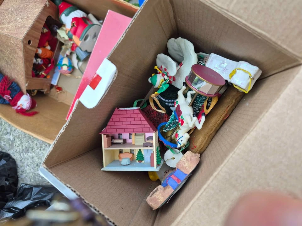 Vintage Musical Carousel and Christmas Decoration Lot - photo 4