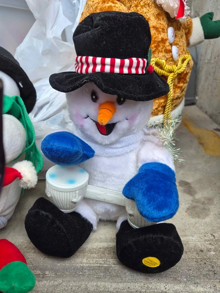 Assorted vintage Christmas Plush Decorations - photo 4