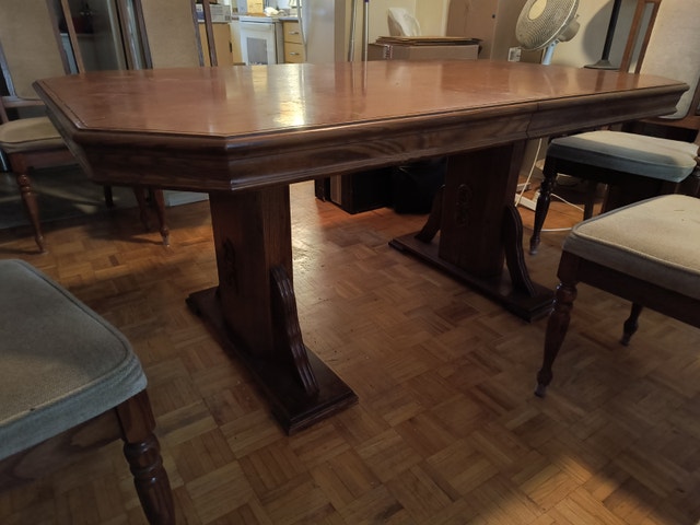 Dining Room Table (Solid Wood) and 4 chairs - photo 3