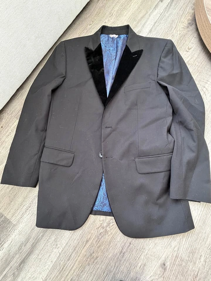 Gianni Cesare Prestige Black Blazer with Velvet Lapels